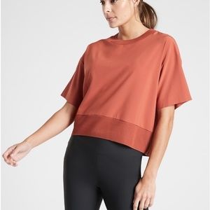 athleta zephyr crop top